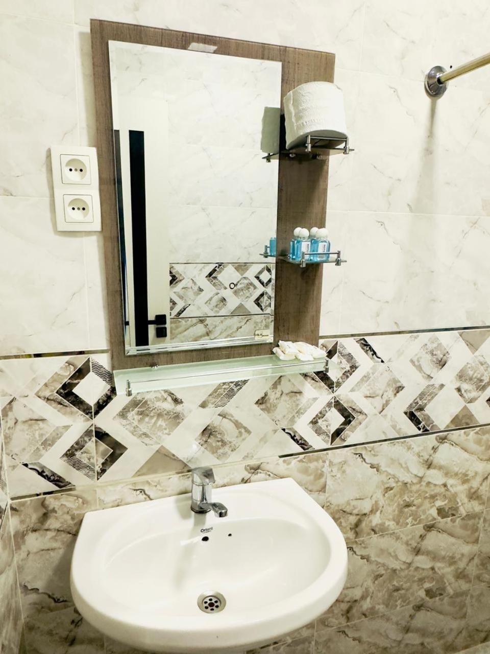 Greenway Hotel Tashkent Bagian luar foto